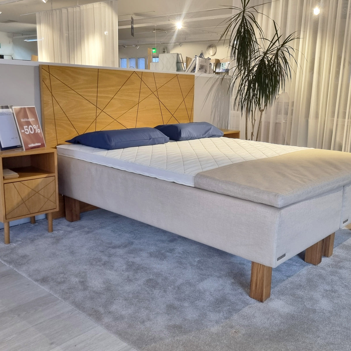 Oulu | Astro-runkosänky 160 x 200 cm + Viiva-sängynpääty+yöpöydät